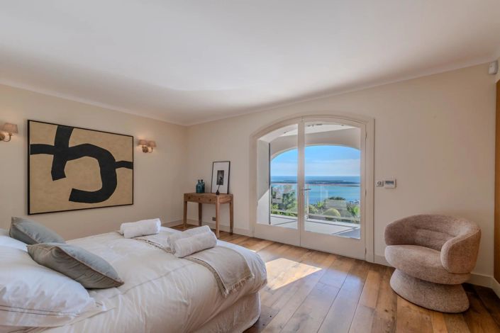 Image No.12-5 Bed House for sale