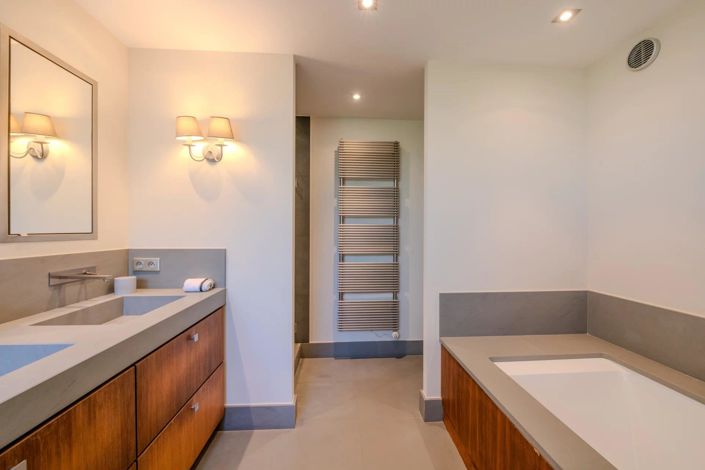 Image No.16-5 Bed House for sale