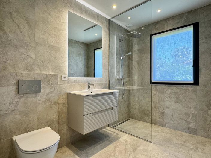 Image No.24-3 Bed House for sale