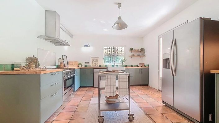 Image No.8-4 Bed House for sale