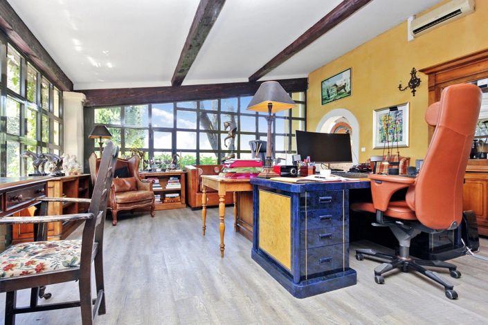 Image No.15-5 Bed House for sale