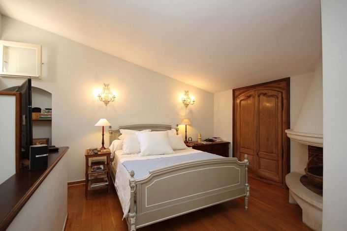 Image No.17-5 Bed House for sale