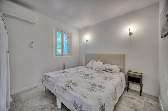 Image No.25-4 Bed House for sale