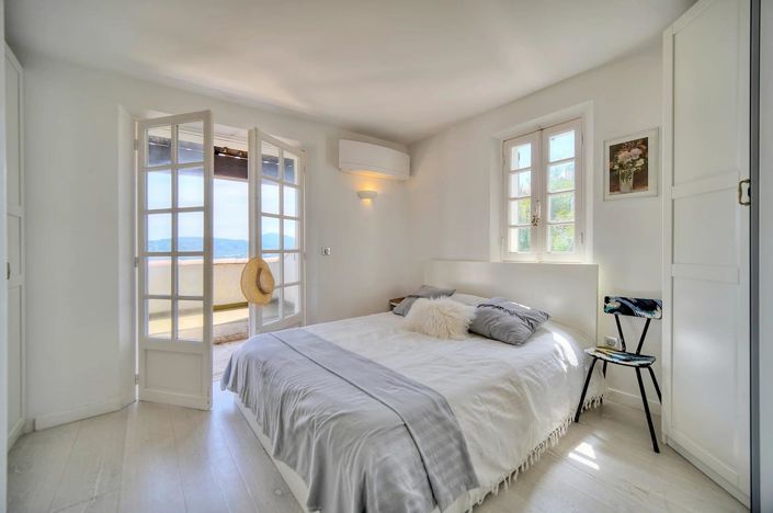 Image No.30-4 Bed House for sale