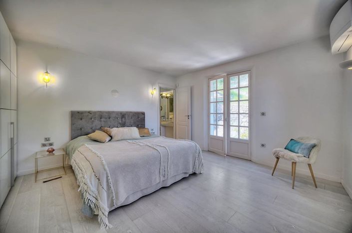 Image No.5-4 Bed House for sale