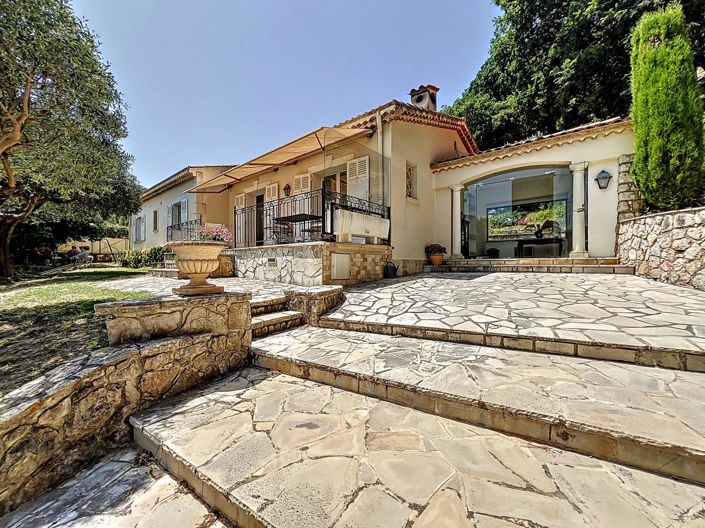 Image No.1-5 Bed House for sale