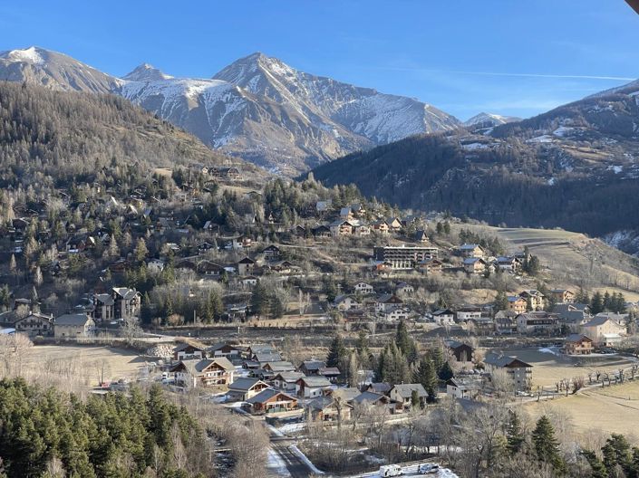 Image No.10-17 Bed House for sale