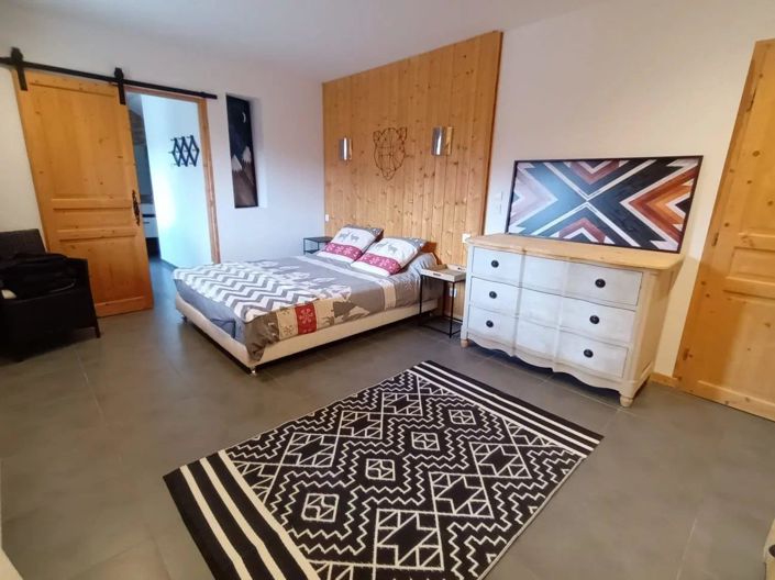 Image No.5-17 Bed House for sale