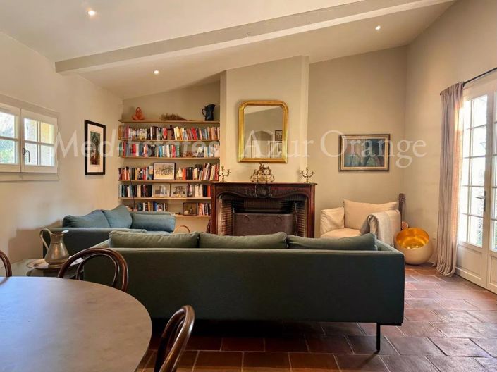 Image No.1-3 Bed House for sale