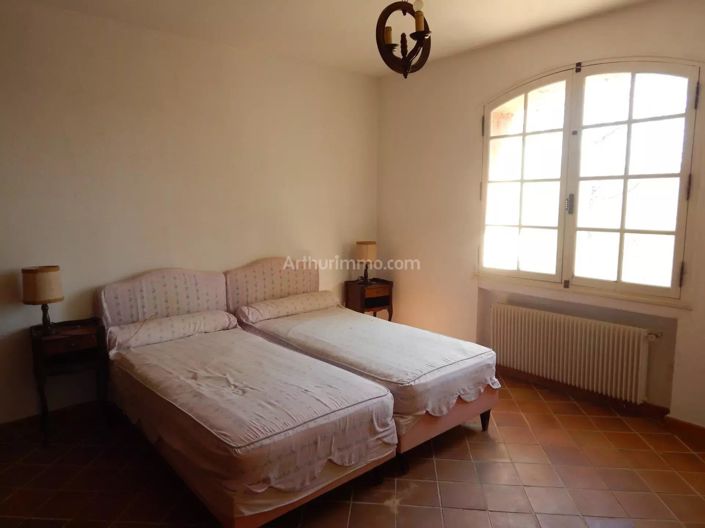 Image No.20-4 Bed House for sale