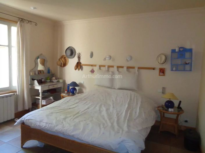 Image No.13-7 Bed House for sale