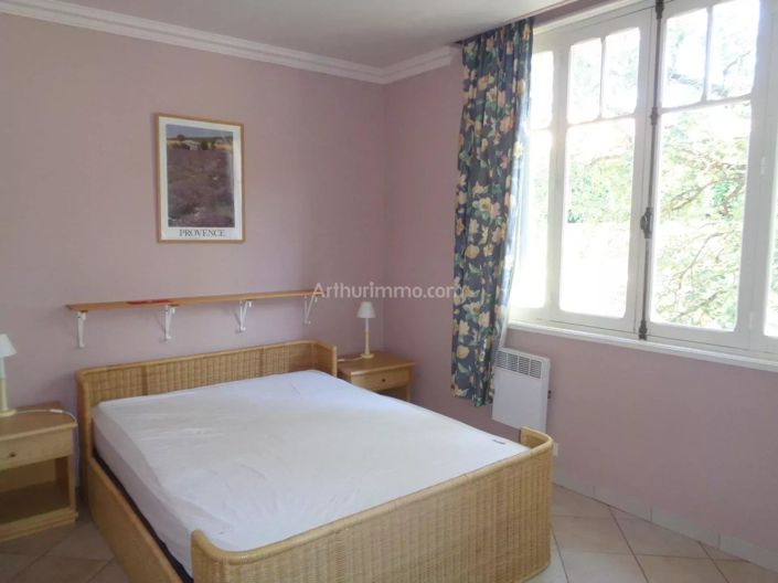 Image No.20-7 Bed House for sale
