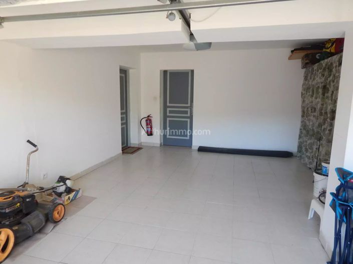 Image No.19-5 Bed House for sale