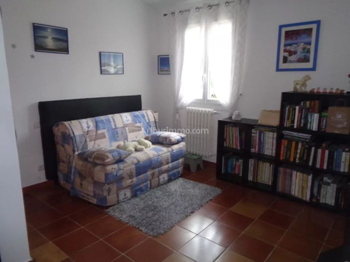 Image No.19-5 Bed House for sale