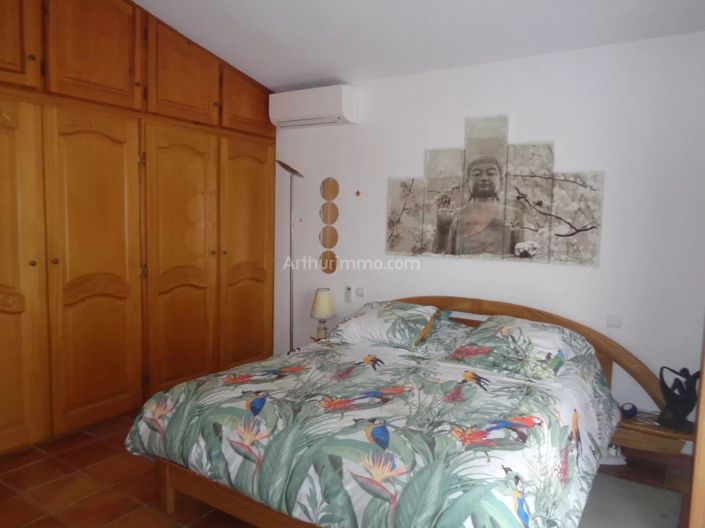 Image No.20-5 Bed House for sale