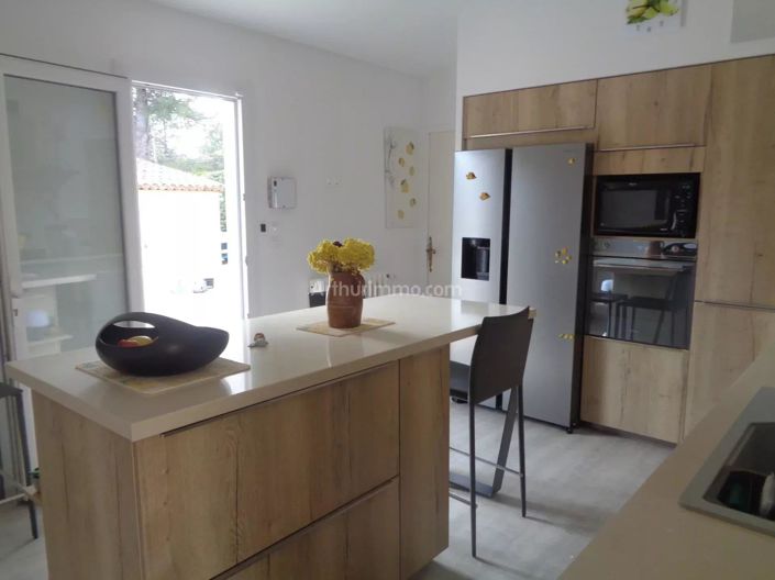 Image No.28-5 Bed House for sale