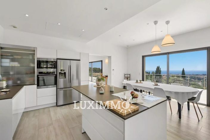 Image No.7-6 Bed House for sale