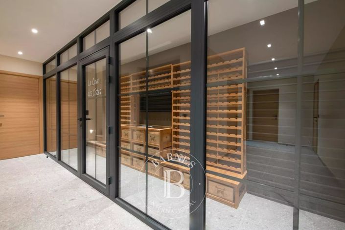 Image No.11-5 Bed House for sale