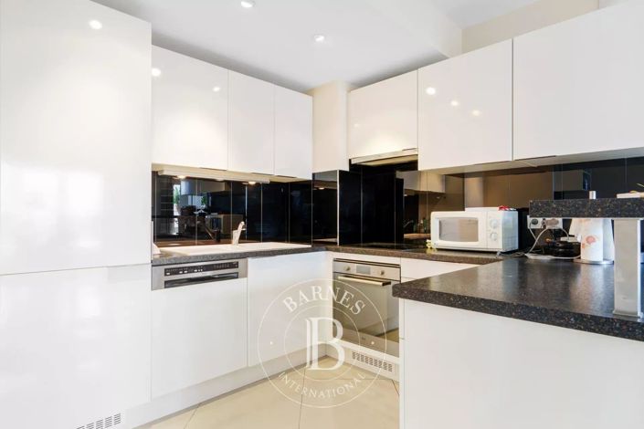 Image No.3-3 Bed Apartment for sale