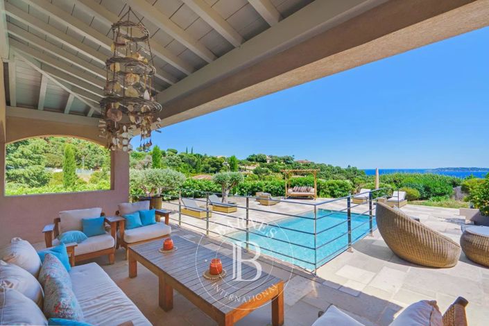 Image No.2-5 Bed House for sale