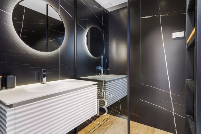 Image No.10-6 Bed House for sale