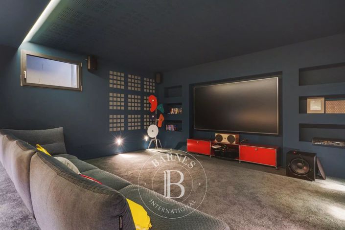 Image No.3-6 Bed House for sale