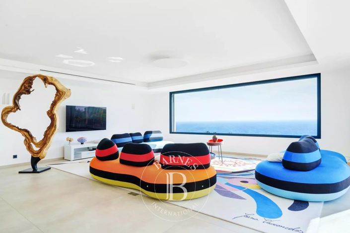 Image No.5-6 Bed House for sale