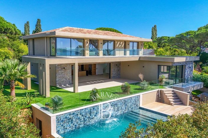 Image No.1-4 Bed House for sale