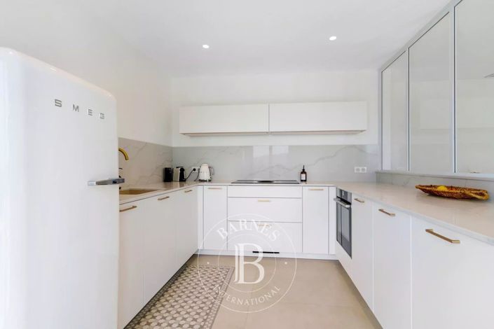 Image No.10-3 Bed House for sale