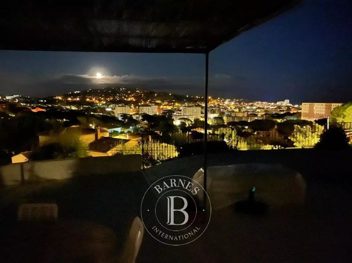 Image No.4-3 Bed House for sale