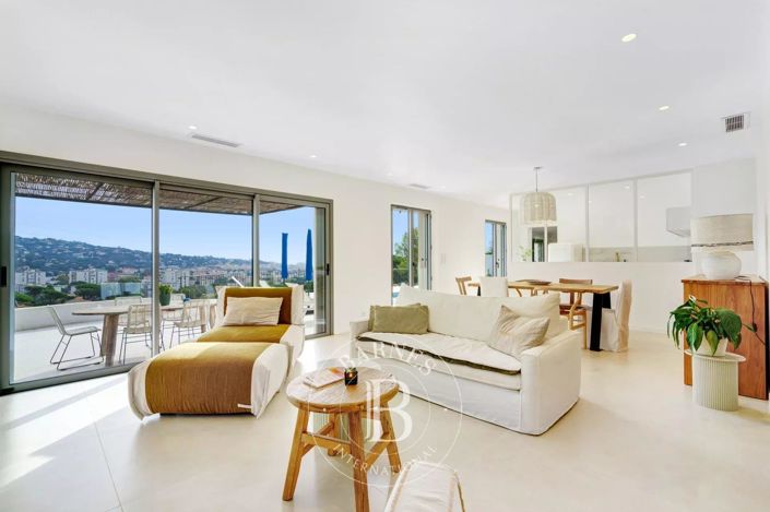 Image No.7-3 Bed House for sale