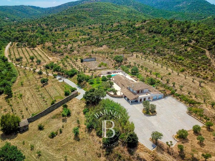 Image No.4-6 Bed House for sale