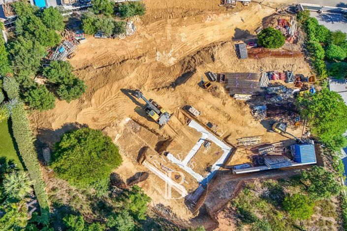 Image No.6-5 Bed House for sale