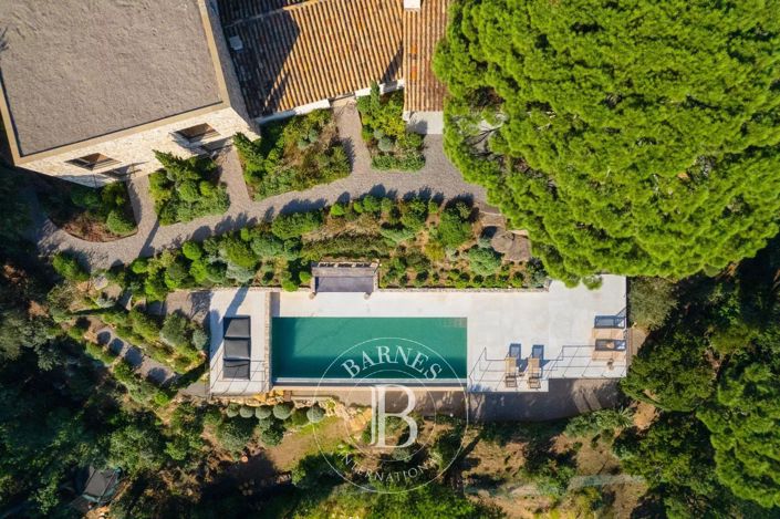 Image No.10-6 Bed House for sale