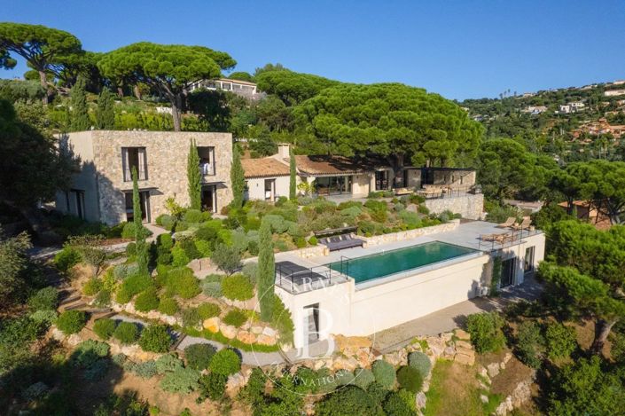 Image No.12-6 Bed House for sale