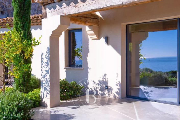 Image No.15-6 Bed House for sale