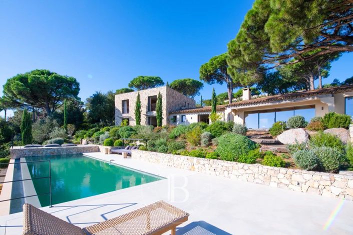 Image No.20-6 Bed House for sale