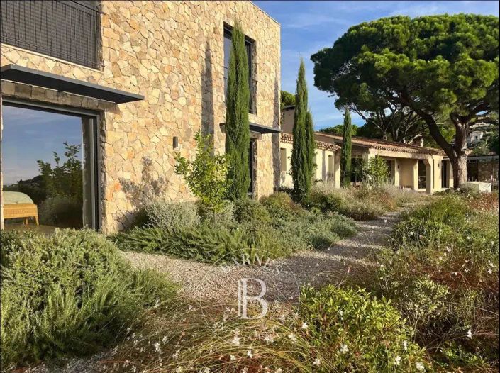 Image No.5-6 Bed House for sale