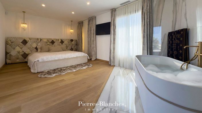 Image No.7-3 Bed House for sale