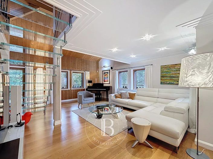 Image No.10-4 Bed House for sale