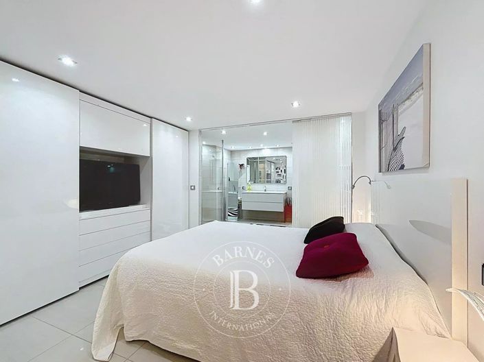 Image No.13-4 Bed House for sale