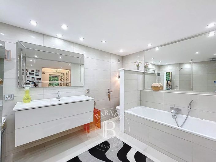 Image No.14-4 Bed House for sale