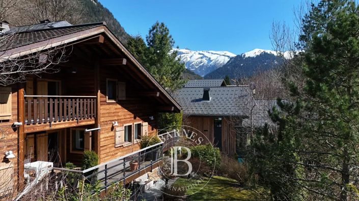 Image No.2-4 Bed House for sale