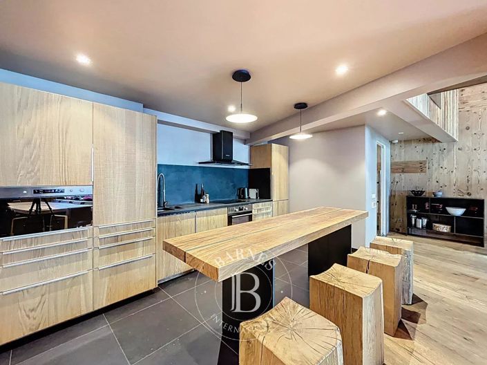 Image No.20-6 Bed Apartment for sale