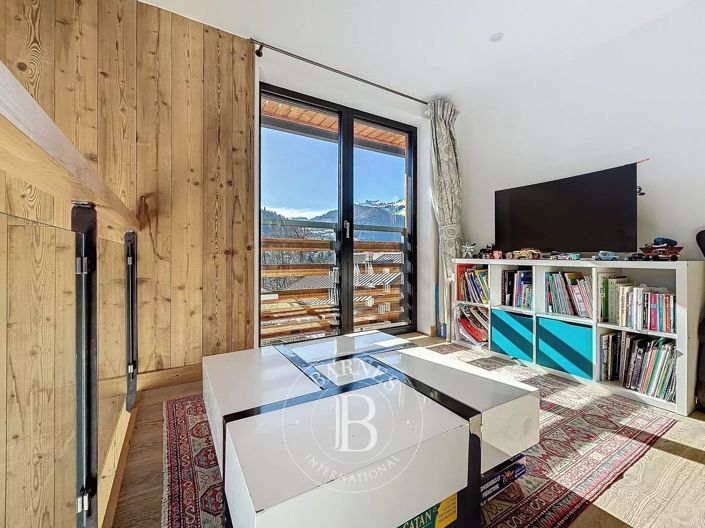 Image No.23-6 Bed House for sale