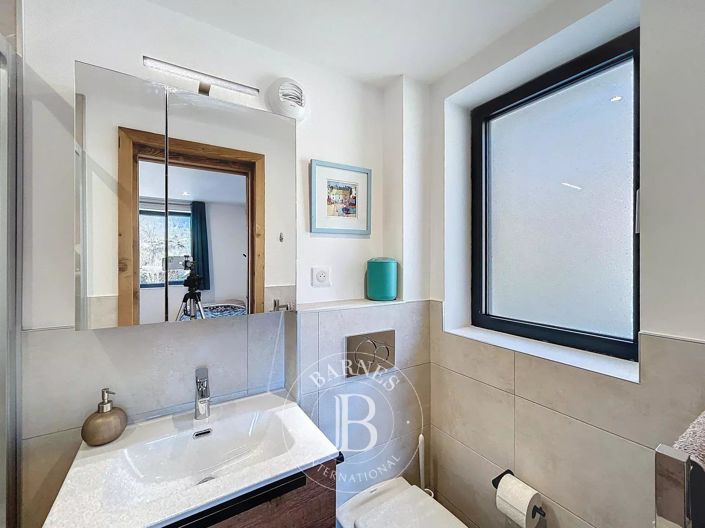 Image No.25-6 Bed House for sale