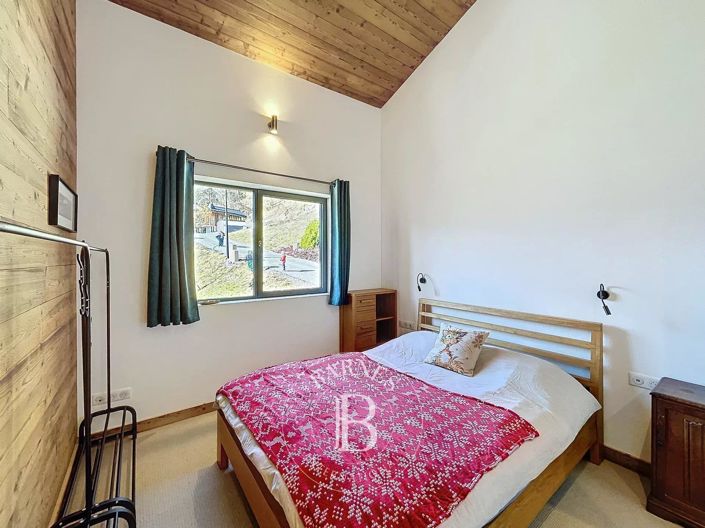 Image No.26-6 Bed House for sale