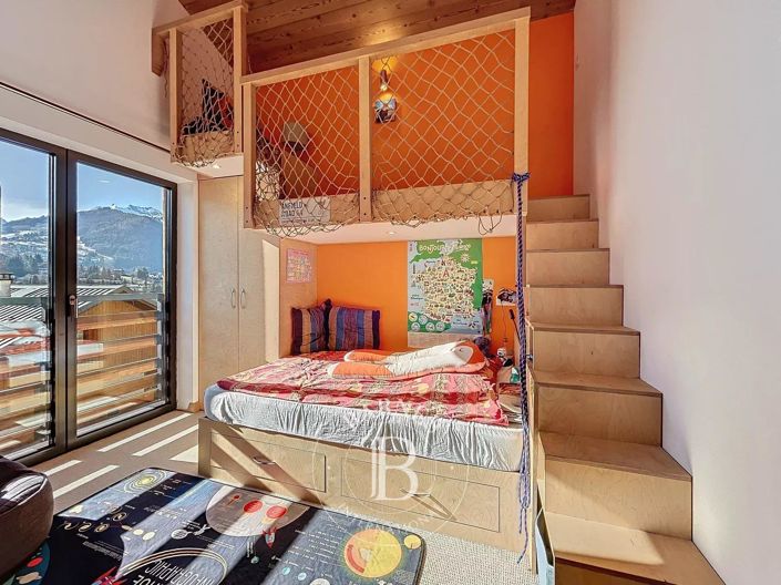 Image No.28-6 Bed House for sale