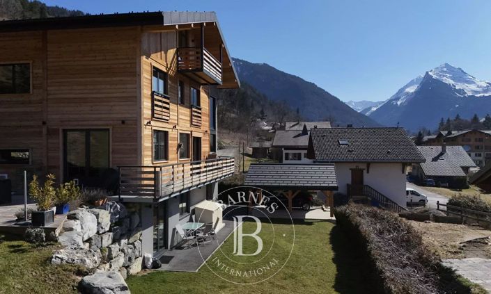 Image No.31-6 Bed House for sale