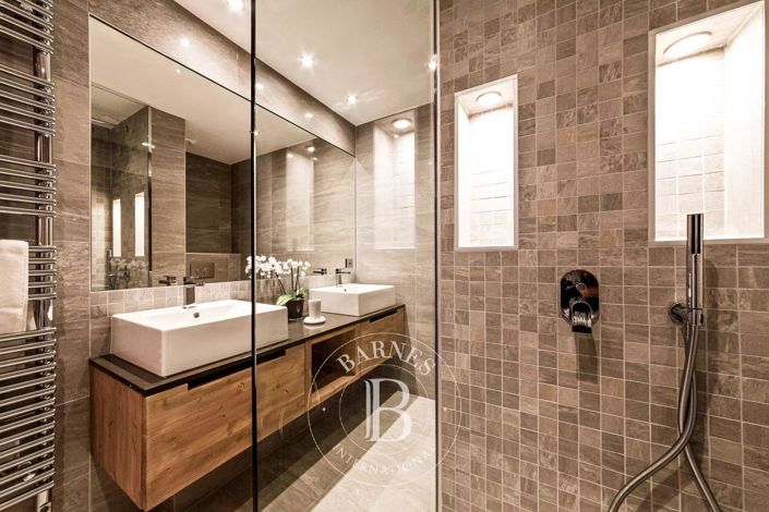 Image No.17-5 Bed Apartment for sale